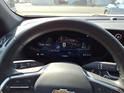 Used 2025 Chevrolet Equinox LT w/ Convenience Package II image 10