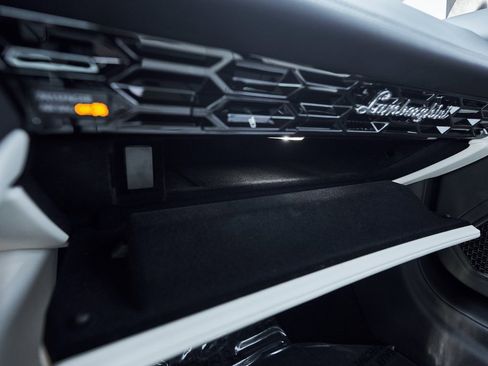 Used 2022 Lamborghini Huracan EVO image 69