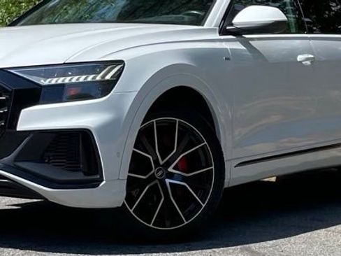 Used 2021 Audi Q8 Premium Plus AWD/4WD image 2
