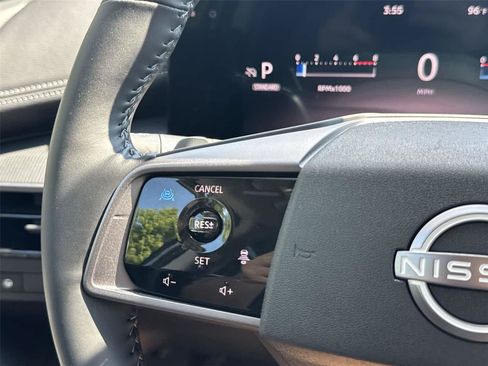 Used 2025 Nissan Murano SV AWD/4WD image 19