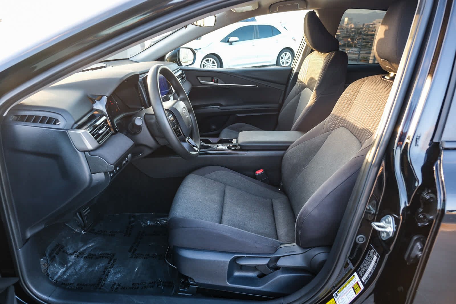 Used 2025 Toyota Camry LE FWD image 20