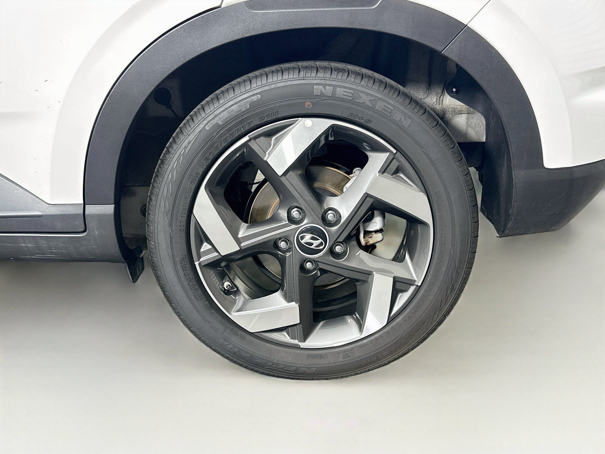 Used 2025 Hyundai Venue SEL FWD image 11