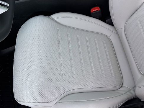 Used 2025 Mercedes-Benz C 300 4MATIC Sedan image 20