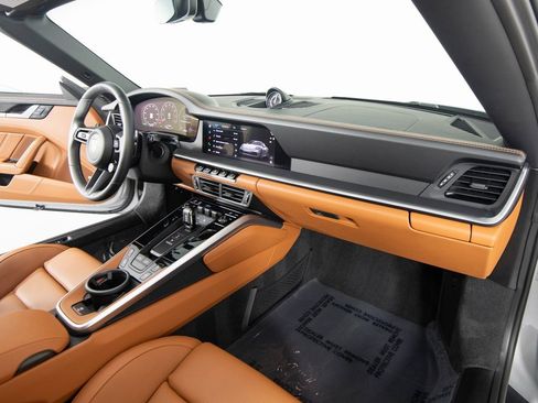 Certified 2026 Porsche 911 Targa 4S image 31
