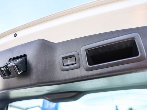 Used 2019 MAZDA MAZDA3 Hatchback w/ Preferred Package image 29