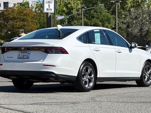 Used 2023 Honda Accord EX image 4