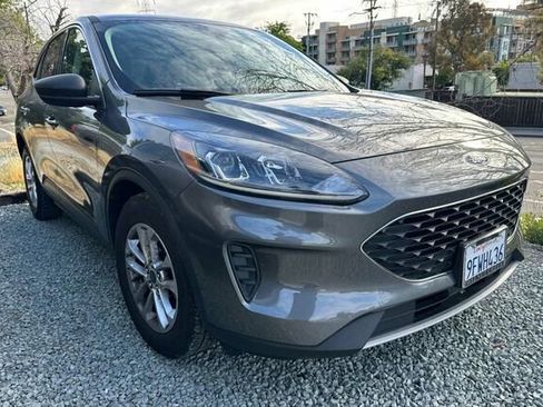 Used 2022 Ford Escape SE w/ Convenience Package FWD image 2