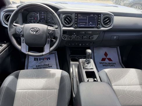 Used 2022 Toyota Tacoma TRD Off-Road w/ Technology Package AWD/4WD image 19