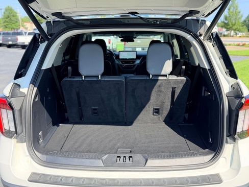 Certified 2025 Ford Explorer Active w/ Active Comfort Package RWD image 10