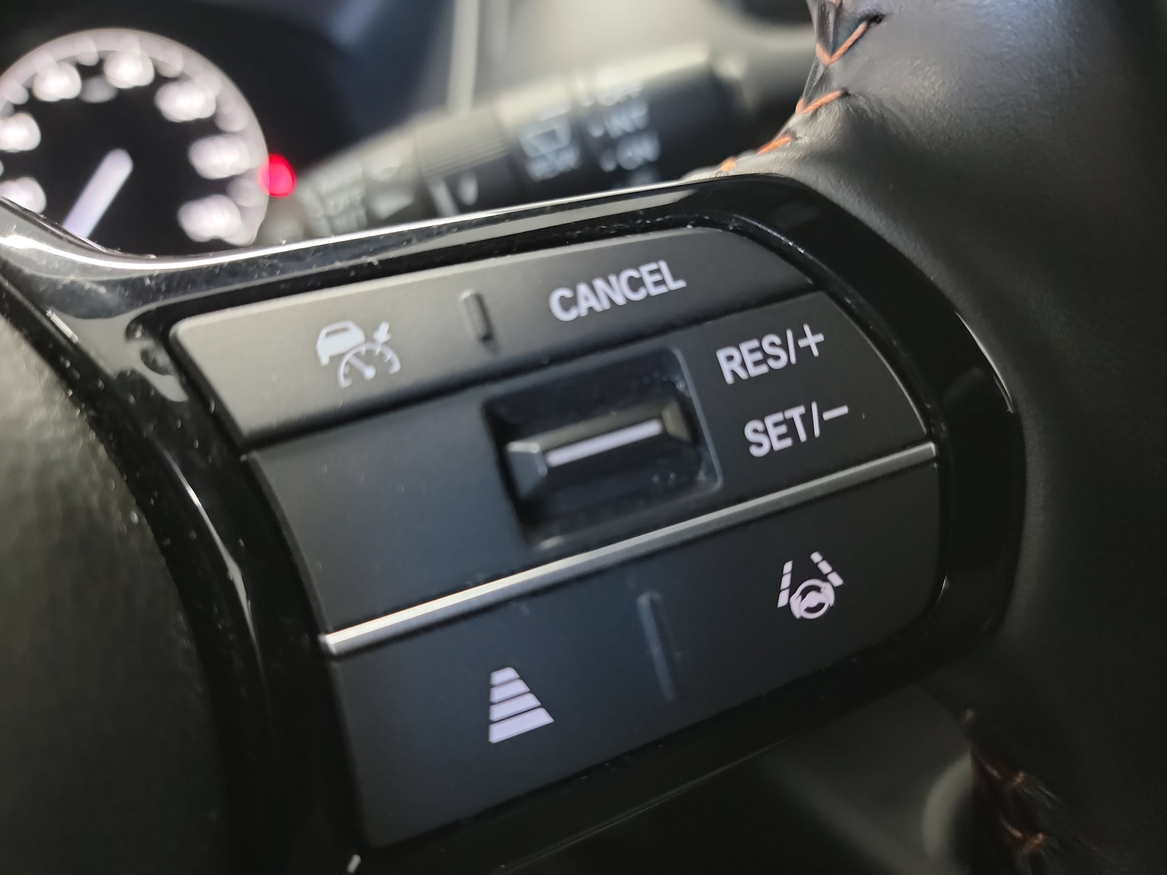 Used 2025 Honda HR-V Sport image 33