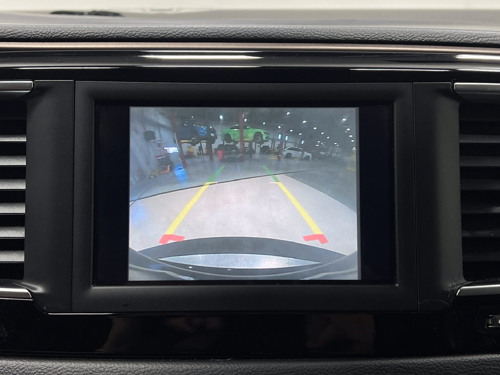 Used 2019 Chrysler Pacifica Touring-L FWD image 10