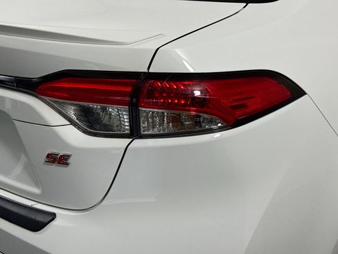 Used 2020 Toyota Corolla SE image 32
