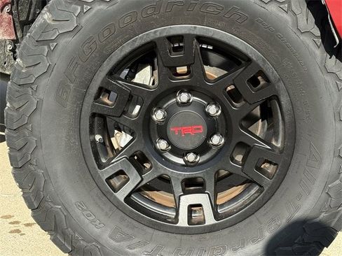 Used 2019 Toyota 4Runner TRD Off-Road Premium image 10