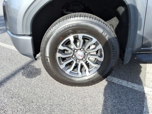 Used 2021 GMC Sierra 1500 AT4 AWD/4WD image 10