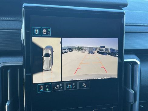 Used 2025 GMC Acadia Elevation image 15