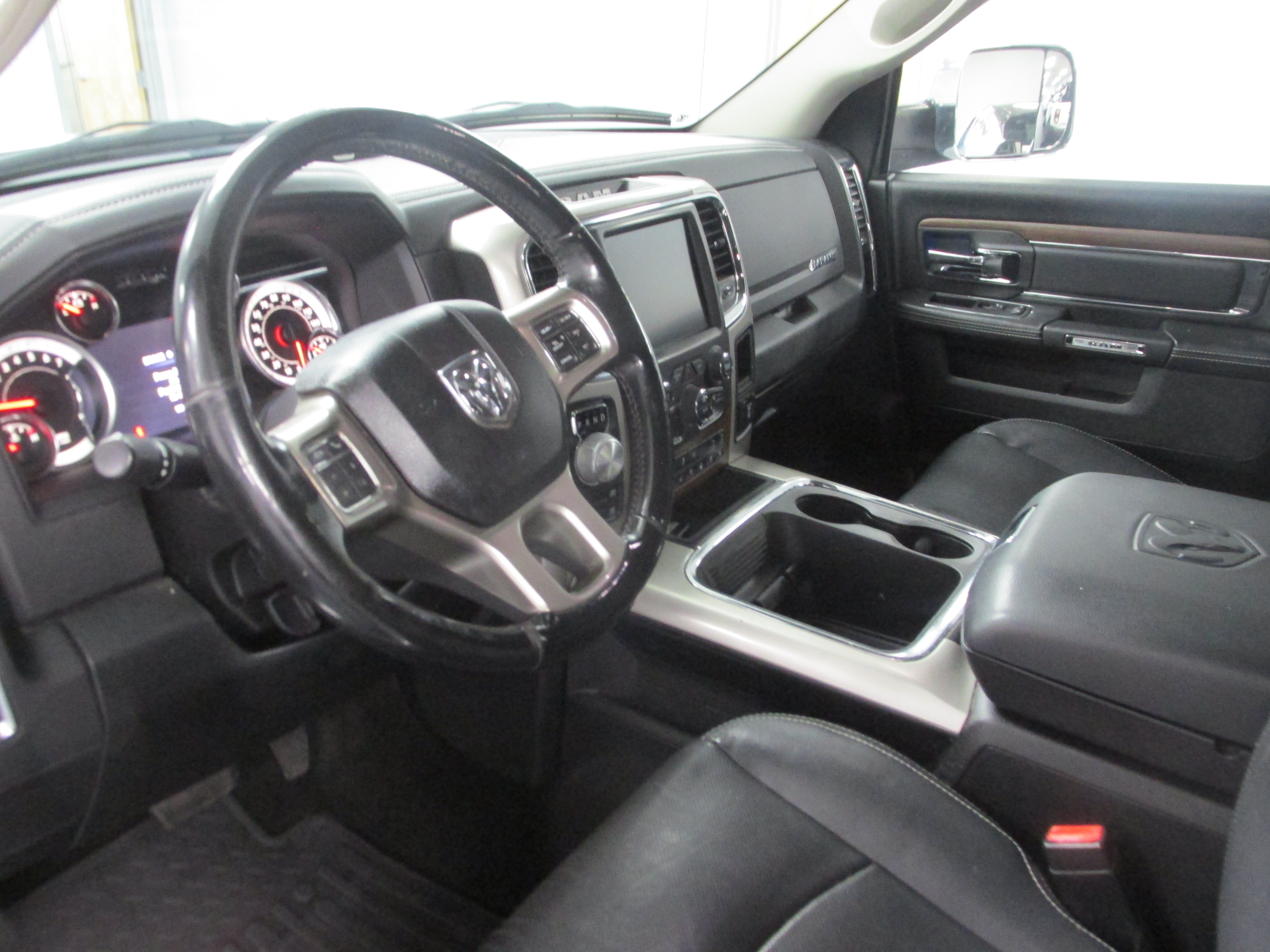 Used 2017 RAM 1500 Laramie w/ Convenience Group AWD/4WD image 21