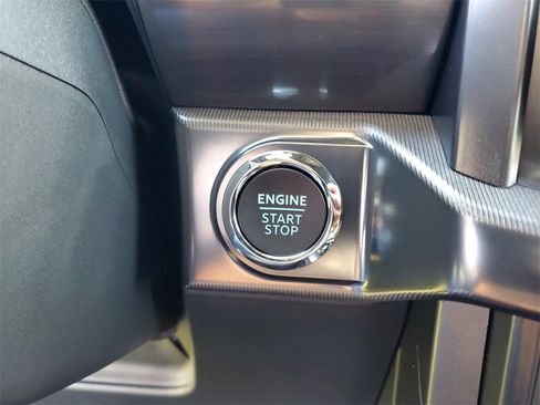 New 2025 Ford F150 Lariat w/ Equipment Group 501A Mid image 22