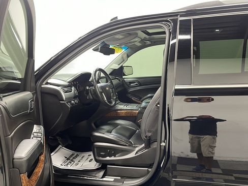 Used 2017 Chevrolet Tahoe Premier AWD/4WD image 2