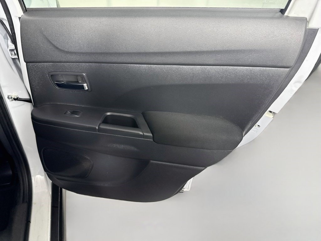 Used 2024 Mitsubishi Outlander Sport AWD image 26