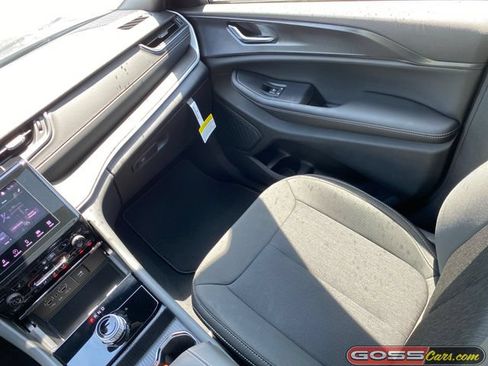New 2026 Jeep Grand Cherokee L 4WD image 17