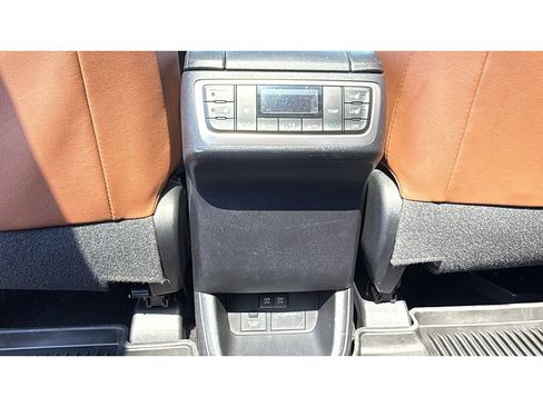 Certified 2019 Toyota Highlander Limited Platinum AWD/4WD image 37