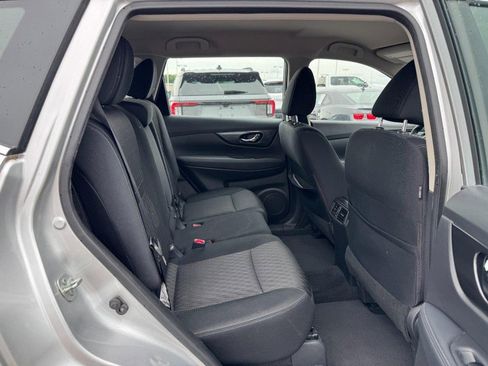 Used 2018 Nissan Rogue S AWD/4WD image 10