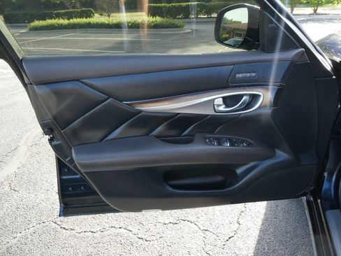 Used 2016 INFINITI Q70 L 3.7 w/ Deluxe Touring Package AWD/4WD image 28