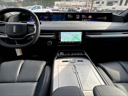 New 2025 Lincoln Navigator L Reserve w/ Jet Appearance Package image 5