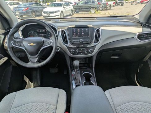 Used 2022 Chevrolet Equinox LS image 17