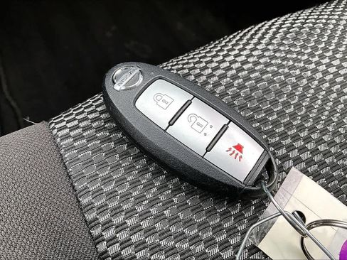 Used 2020 Nissan Rogue Sport SV image 15