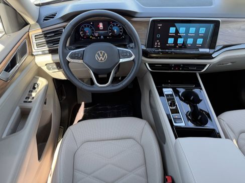 New 2026 Volkswagen Atlas SE image 12
