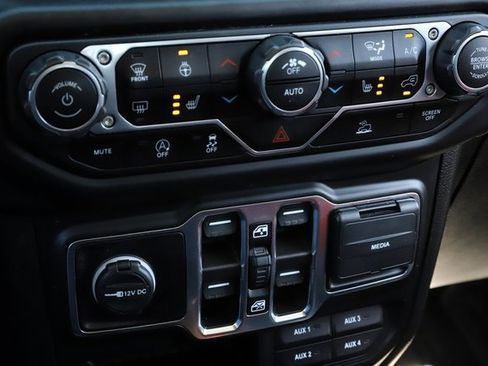 Used 2021 Jeep Gladiator Sport image 23