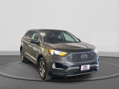 Used 2024 Ford Edge SEL w/ Convenience Package image 4