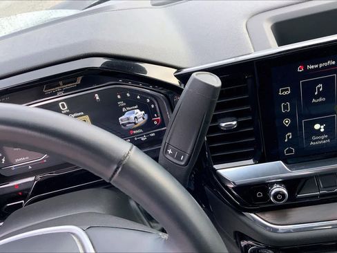 Used 2025 GMC Sierra 1500 SLT image 15