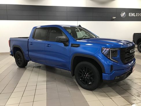 Used 2022 GMC Sierra 1500 Elevation w/ LPO, Elevation Black Package image 6