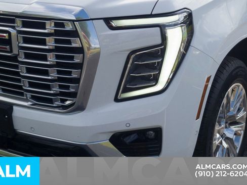 Used 2025 GMC Yukon XL Denali AWD/4WD image 13