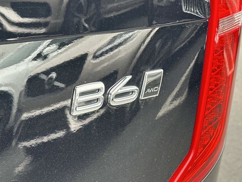 Certified 2024 Volvo XC90 B6 Ultimate w/ Lounge Package image 29