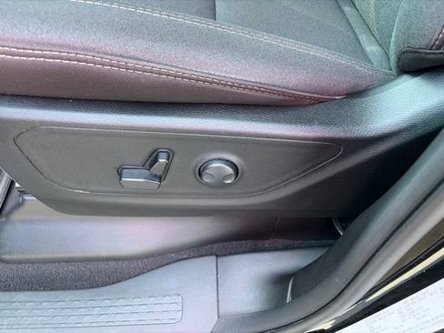 Used 2025 RAM 1500 Big Horn AWD/4WD image 9