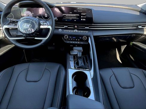 New 2026 Hyundai Elantra Limited FWD image 10