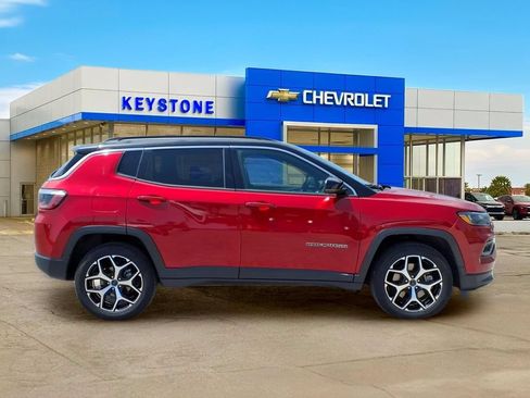 Used 2025 Jeep Compass Limited AWD/4WD image 8