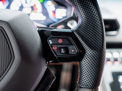 Used 2021 Lamborghini Huracan EVO RWD image 57