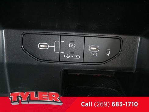 Used 2025 Kia Sorento SX Prestige w/ Olive Brown Leather Package image 34