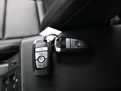 Certified 2021 Ford Bronco Badlands w/ Sasquatch Package image 18