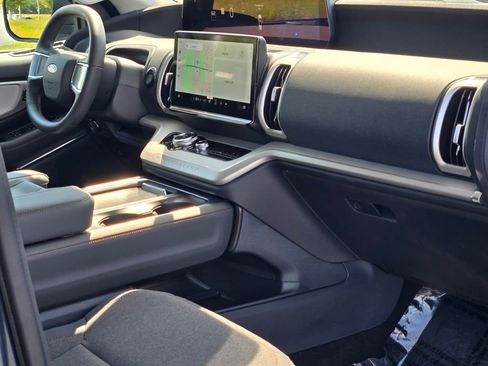 New 2025 Ford Expedition Max Active image 8