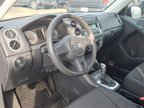 Used 2012 Volkswagen Tiguan S image 8