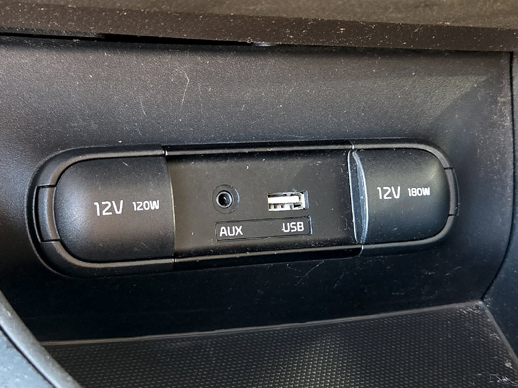 Used 2016 Kia Soul + FWD image 24