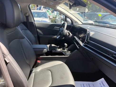 Used 2024 Kia Sportage EX FWD image 10