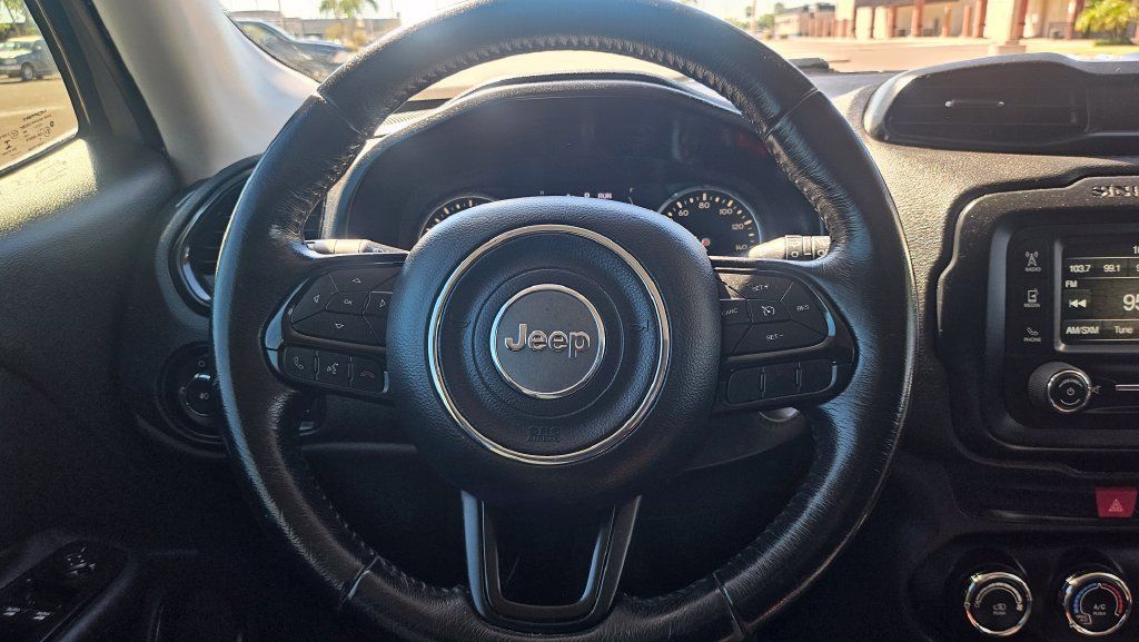 Used 2017 Jeep Renegade Altitude FWD image 24