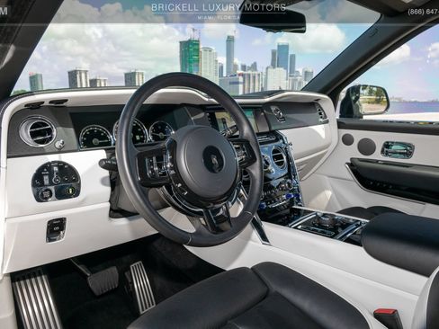 Used 2022 Rolls-Royce Cullinan AWD/4WD image 5