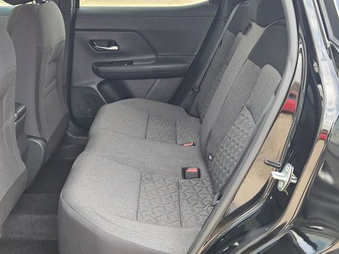 Used 2025 Nissan Kicks SV AWD/4WD image 17